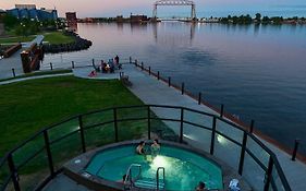 Pier b Hotel in Duluth